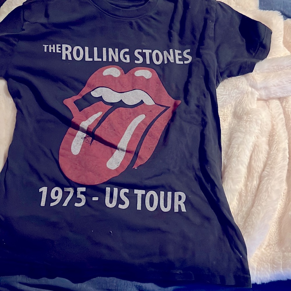 A rolling stones shirt.